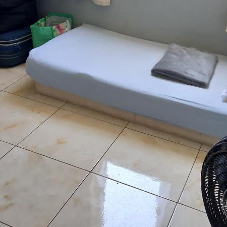 Cama Em Dormitorio Misto Brasília Exterior foto